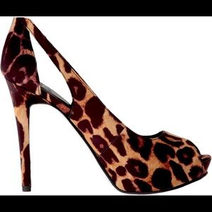 GUESS Women's Holie2 Platform